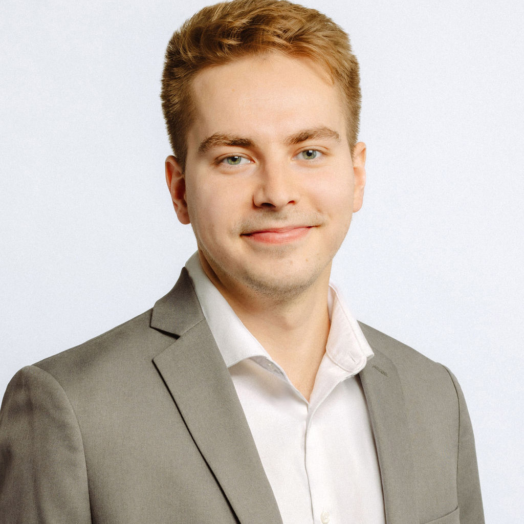 Cameron Harnad, Senior Account Executive